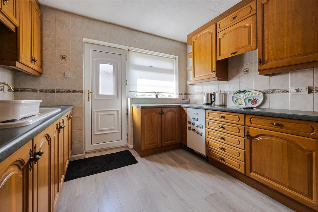 Property photo 3 of 15 Kitchen