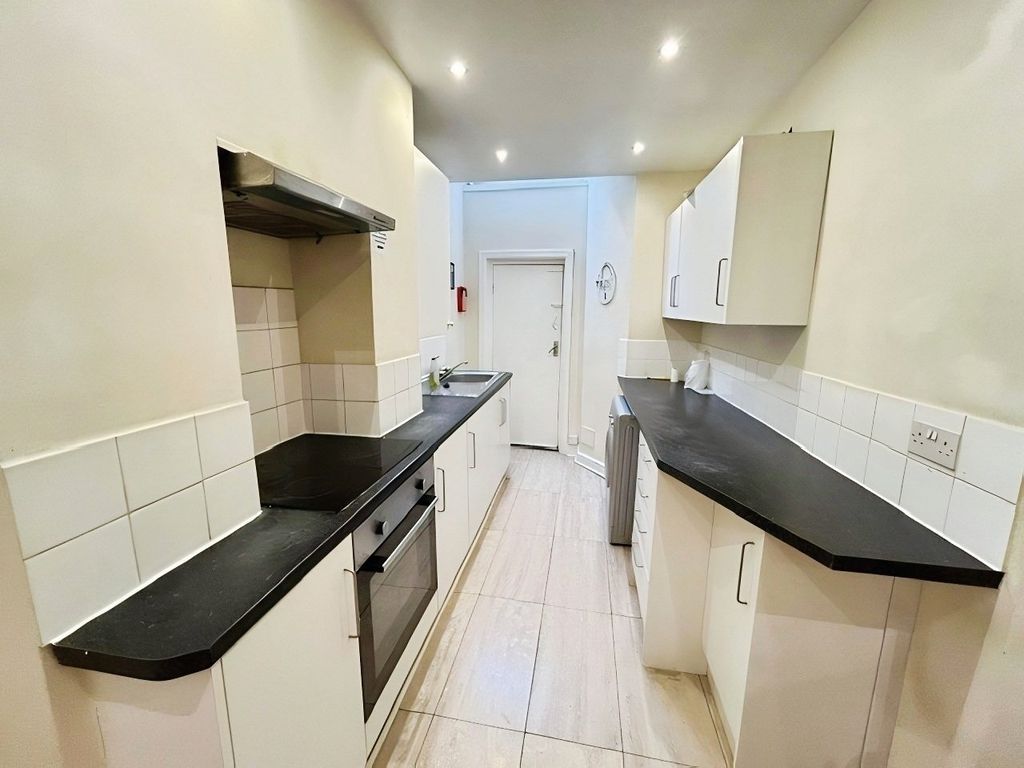 Property photo 2 of 13 Picture No. 40