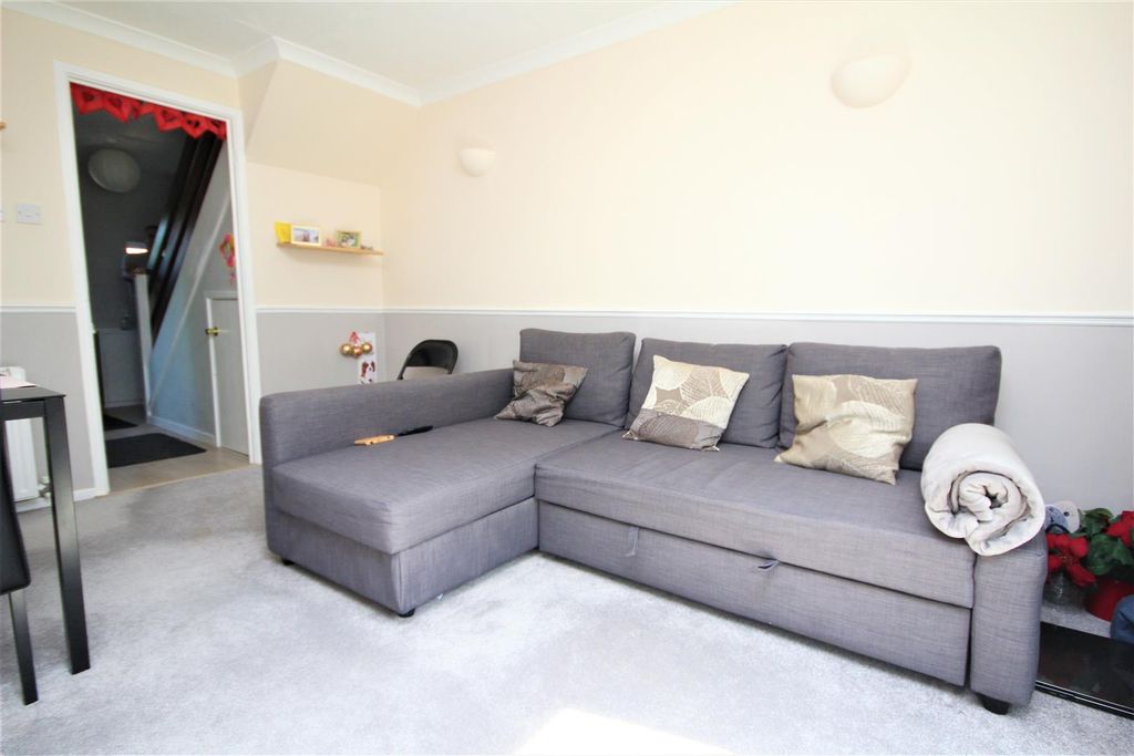 Property photo 3 of 7 Img_2443 Lounge.Jpg