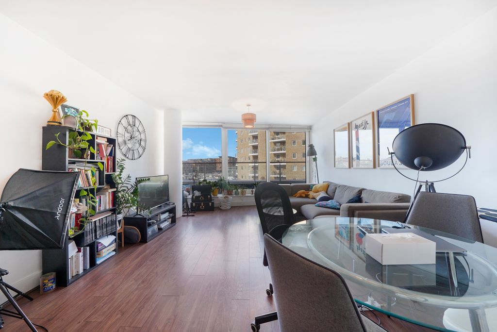 Property photo 3 of 9 128 Basin Approach - R104Puneamtgf0Y2Krh7