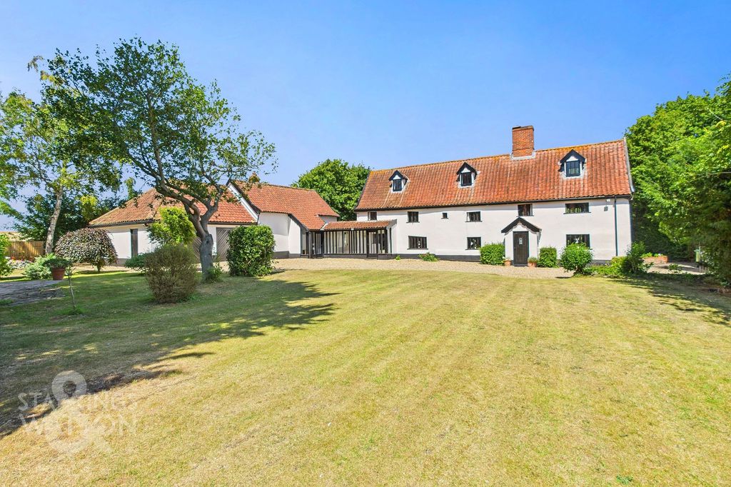 Property photo 1 of 42