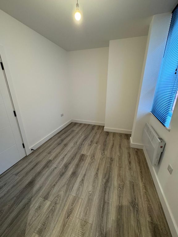 Property photo 2 of 7 Bedroom