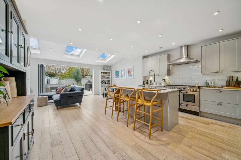 Property photo 3 of 15 Picture No. 18