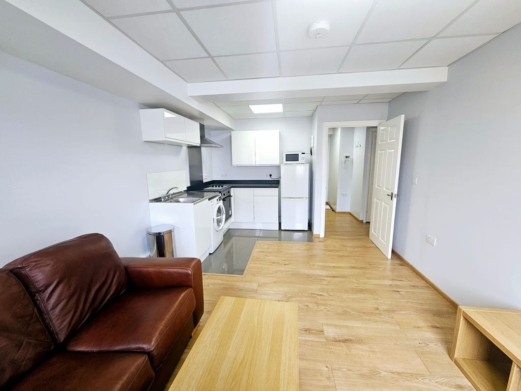 Property photo 1 of 8 Image