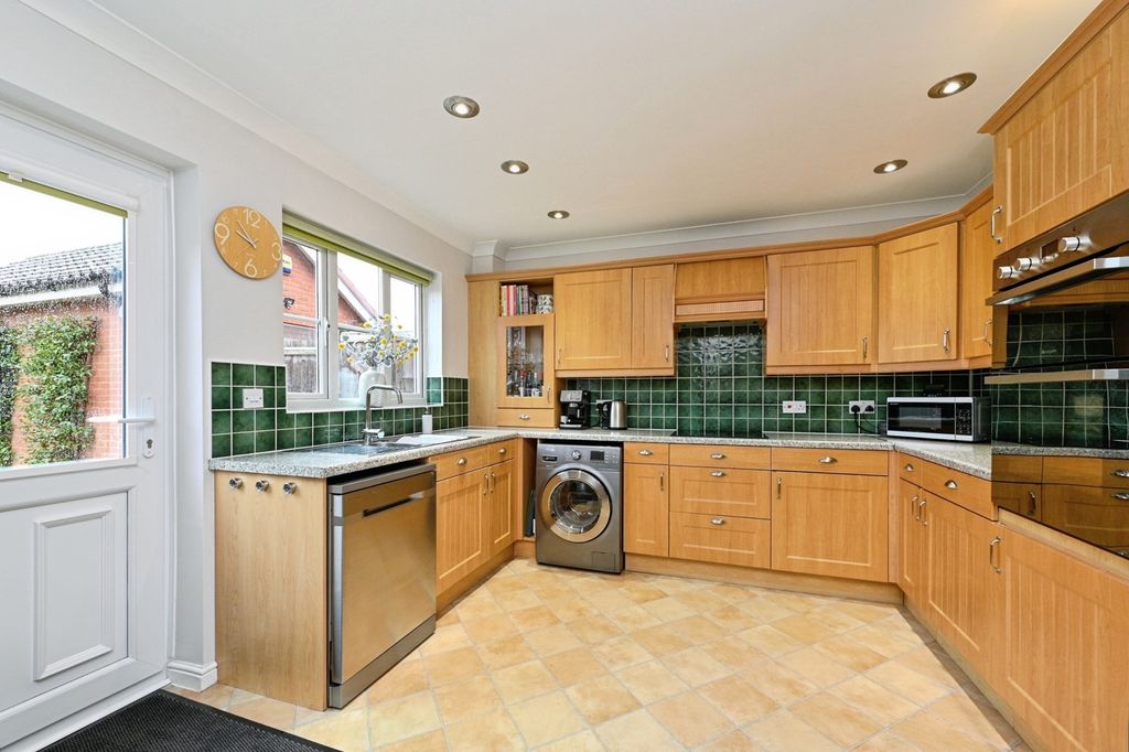 Property photo 3 of 29 Pbox-Img.Jpg