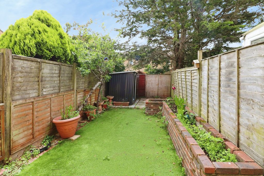 Property photo 2 of 8