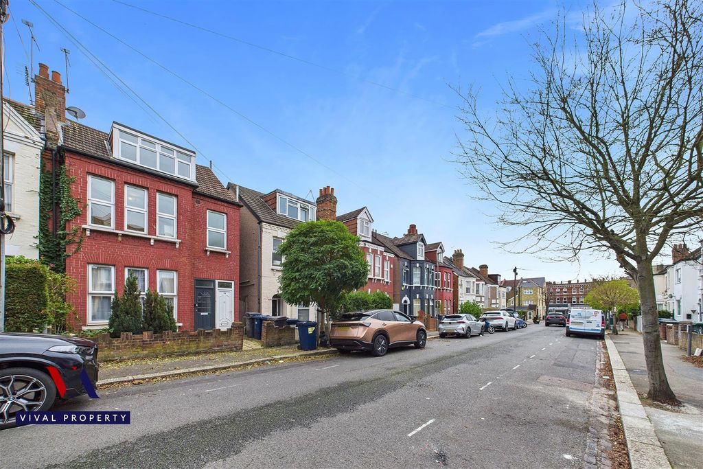 Property photo 1 of 13 Cam03118G0-Pr0238-Still041.Jpg