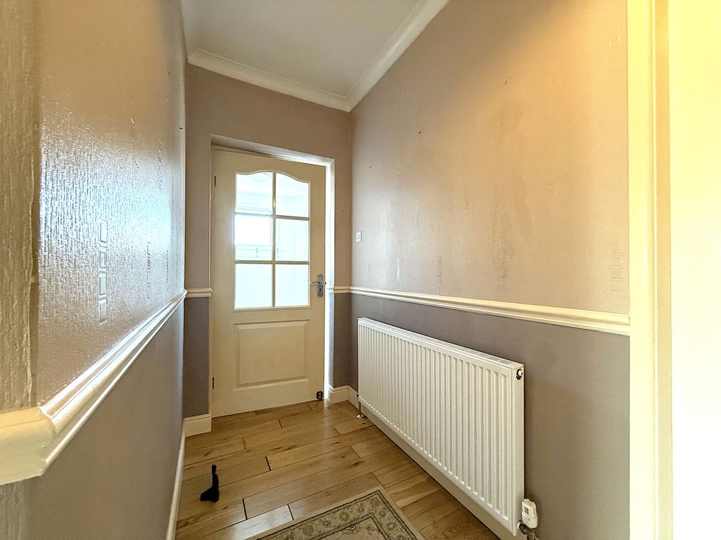Property photo 2 of 27