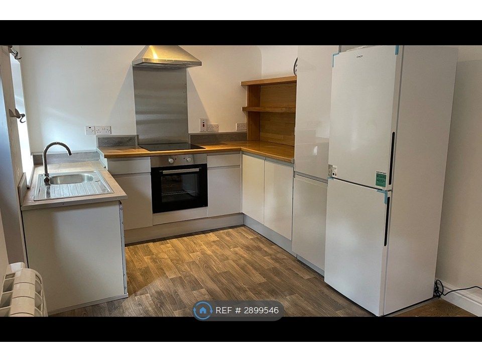 Property photo 2 of 7 Kitchen