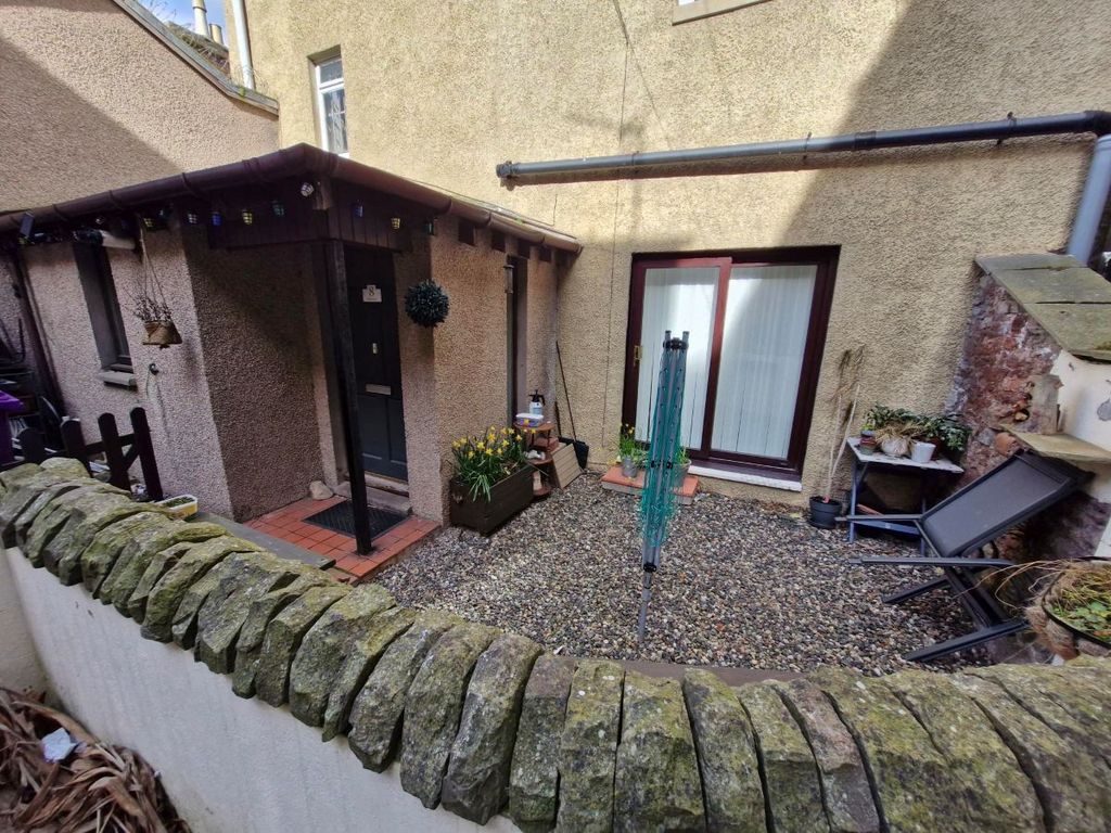 Property photo 1 of 8 Front