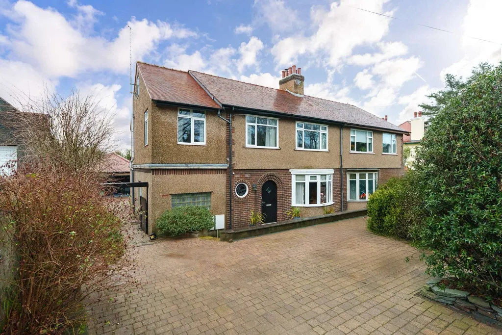 Property photo 1 of 33