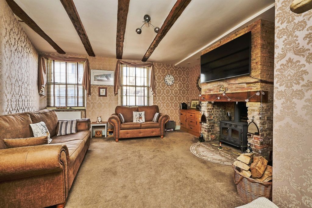 Property photo 2 of 19