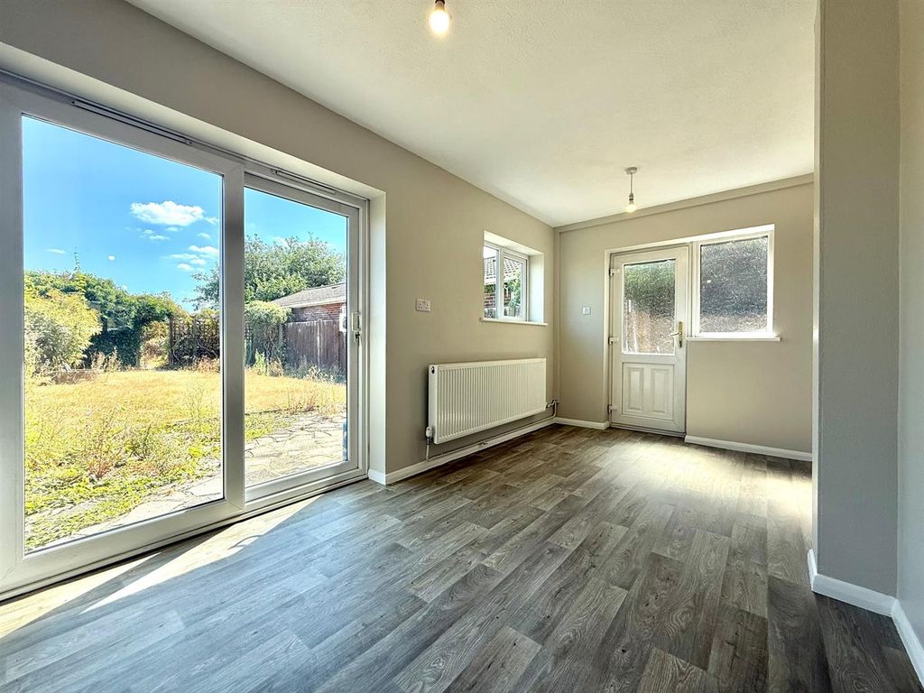 Property photo 3 of 12 Dining Area