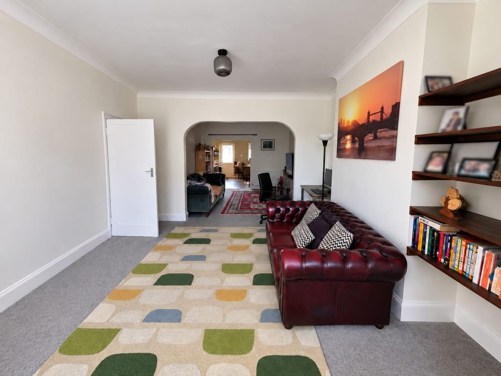 Property photo 3 of 19