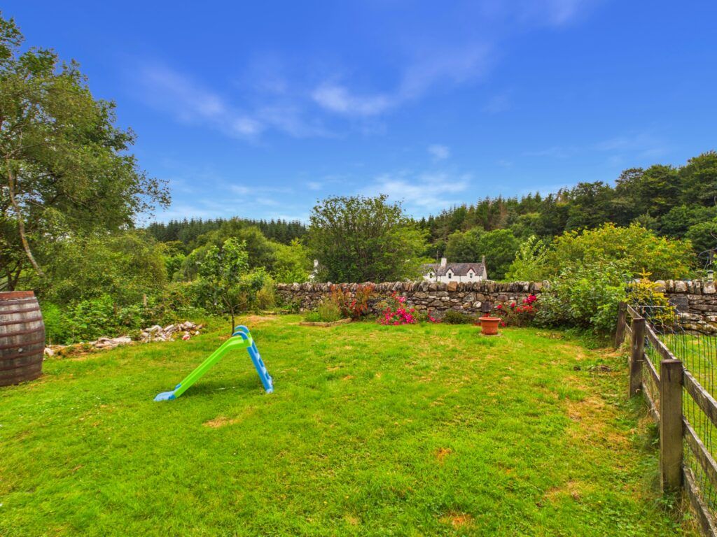Property photo 2 of 25