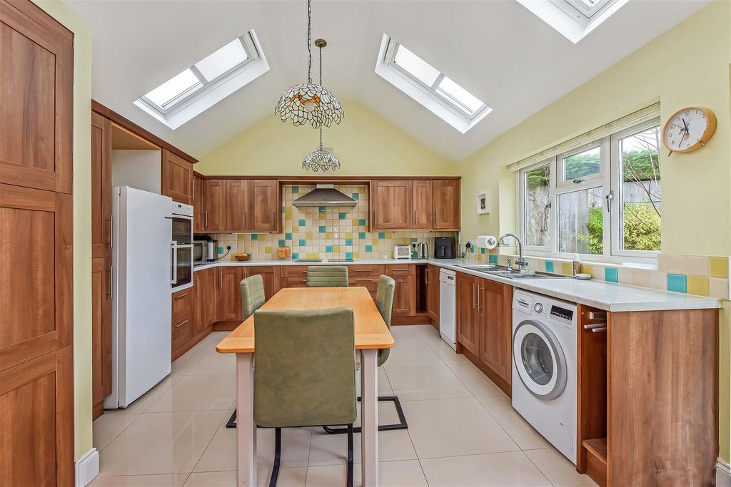 Property photo 2 of 20 Sketch_Ph28_6307770.Jpg