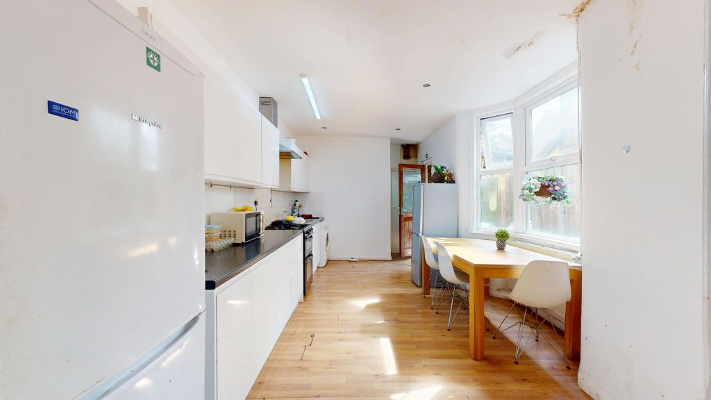 Property photo 2 of 15 Kitchen