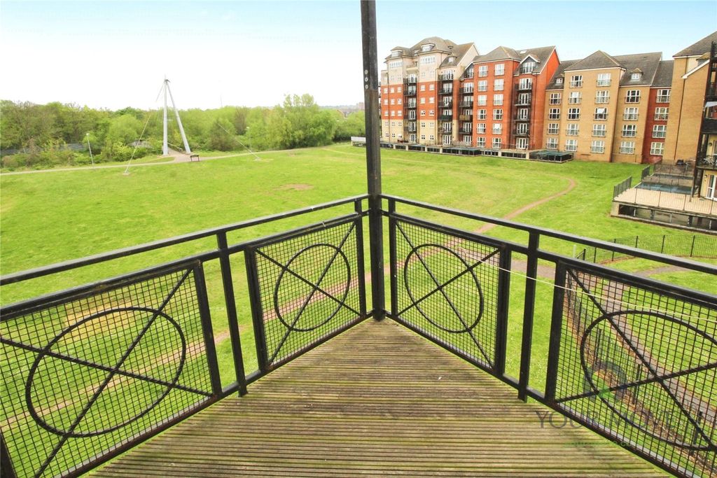 Property photo 1 of 15 Balcony