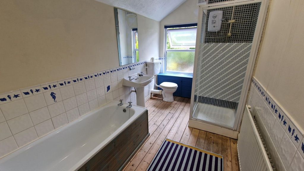 Property photo 3 of 20 Bathroom 1
