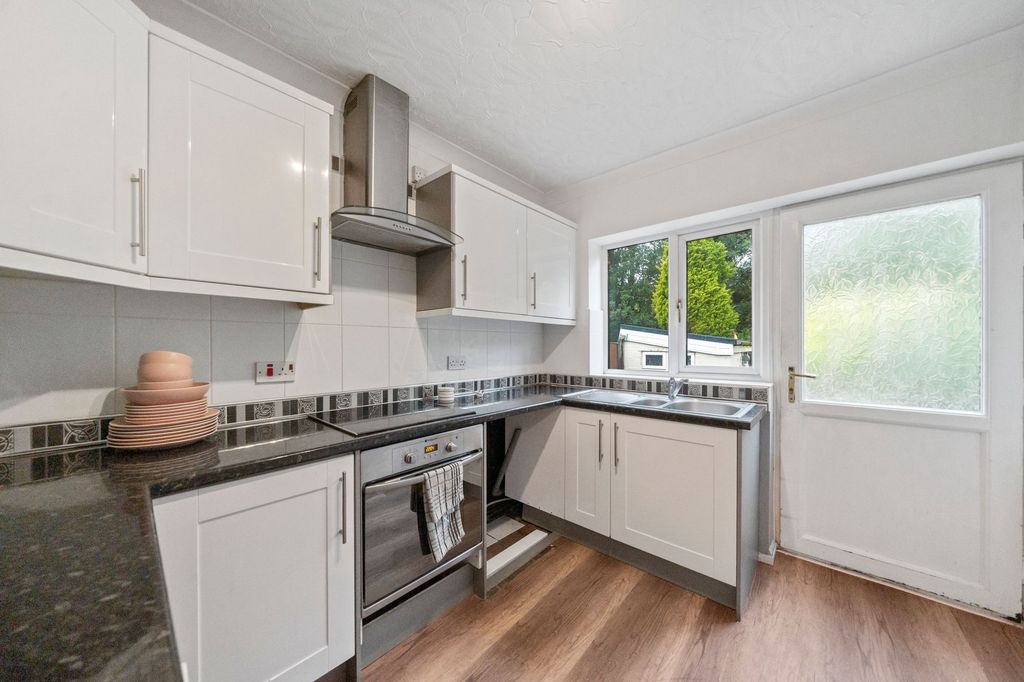 Property photo 2 of 23