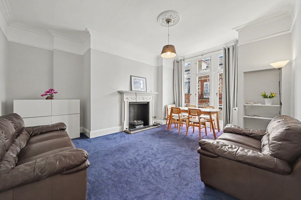 Property photo 2 of 12 Flat 26, Blomfield Court W9 1Ts-1