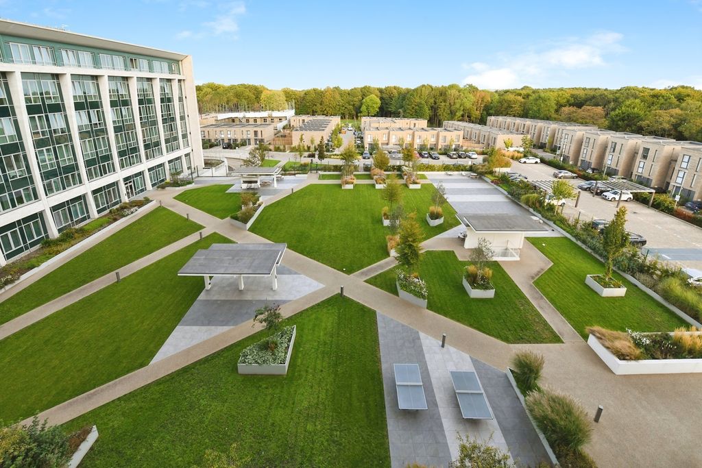 Property photo 1 of 17 External