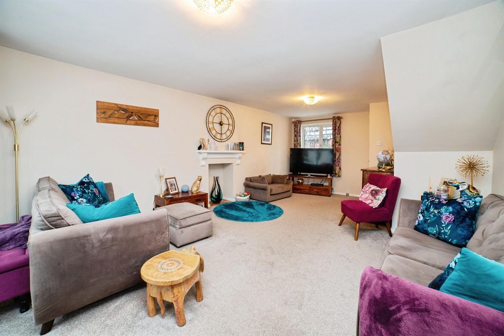 Property photo 3 of 19