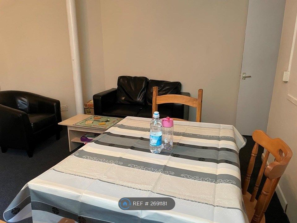 Property photo 3 of 16 Dining Table
