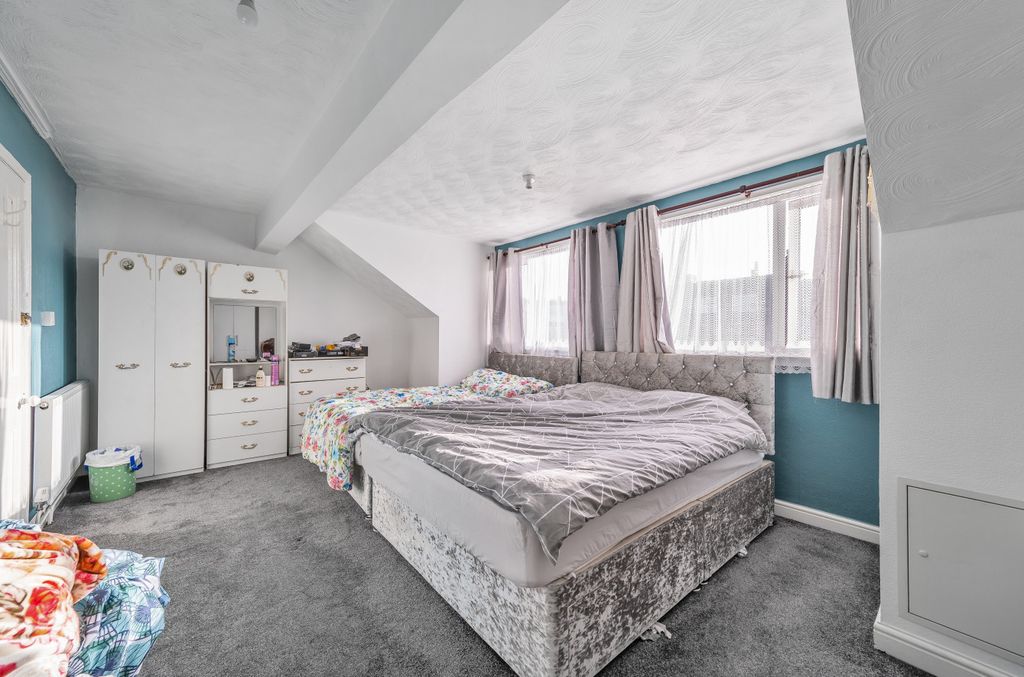 Additional image 16 of 6 bed terraced house for saleBrudenell Avenue, Hyde Park, Leeds LS6