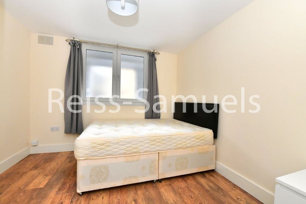 Property photo 2 of 22