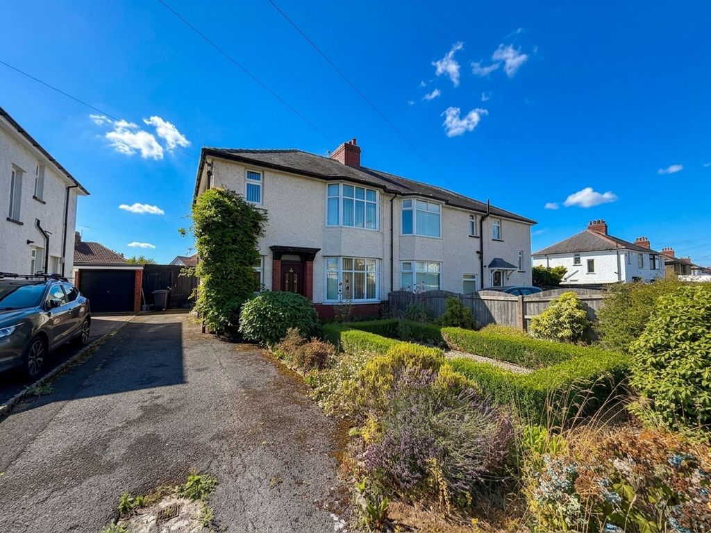 Property photo 1 of 16 London Road