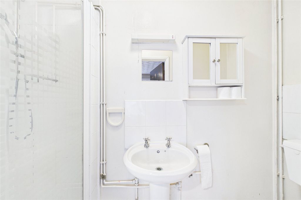 Property photo 3 of 6 Picture No. 04