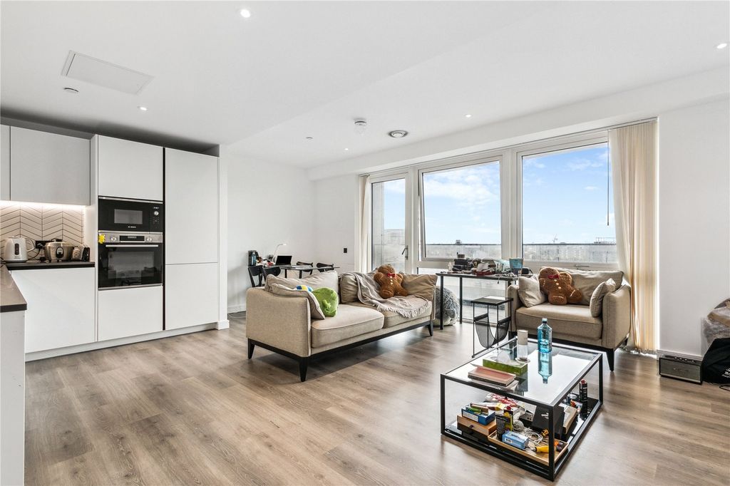 Property photo 2 of 11