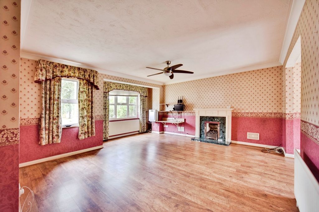 Property photo 2 of 24 Pbox-Img.Jpg