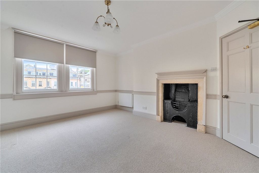 Property photo 3 of 14 Picture No. 27