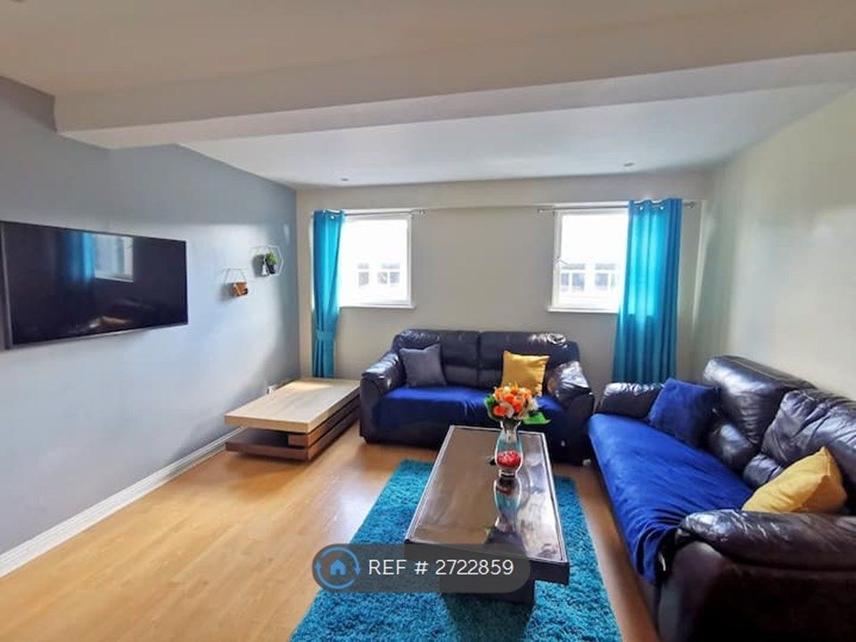 Property photo 2 of 10 Lounge