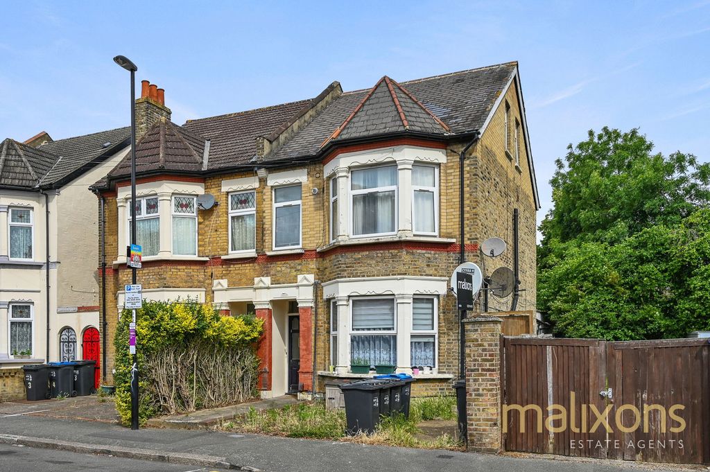 Property photo 3 of 10