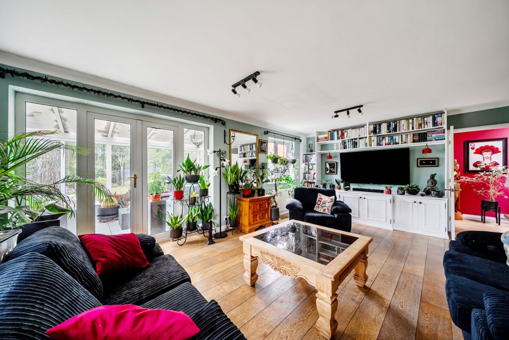 Property photo 2 of 19 Picture No. 05