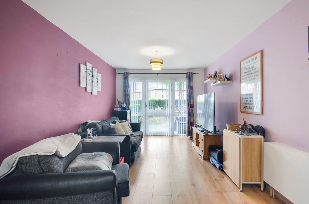 Property photo 2 of 7 Picture No. 05