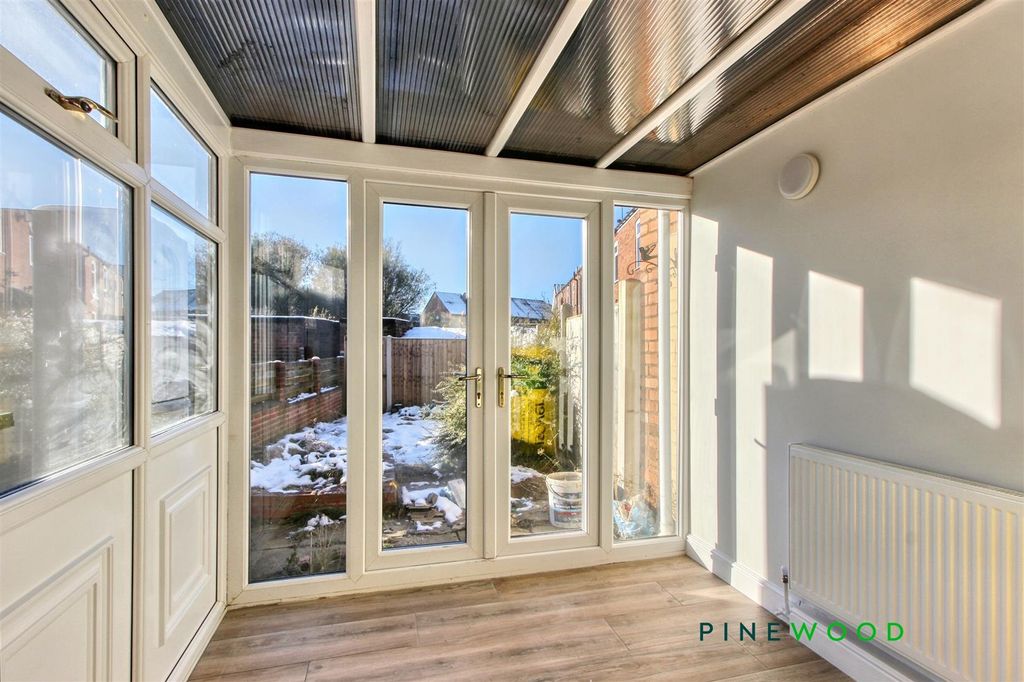 Property photo 3 of 12 Garden Room
