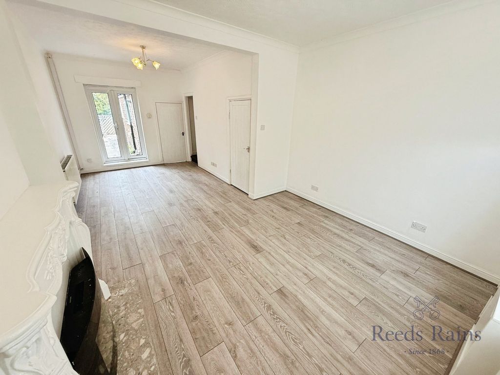 Property photo 3 of 18 Picture No. 19