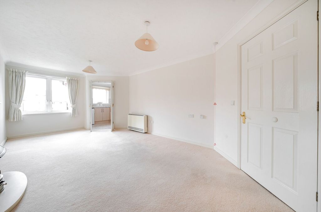 Property photo 3 of 12