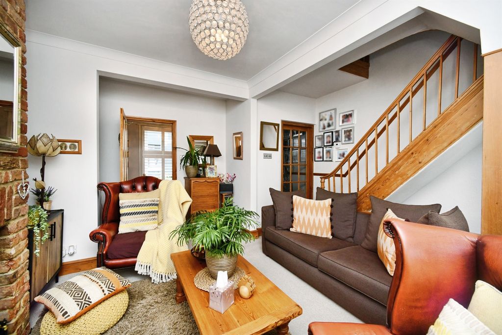 Property photo 3 of 17