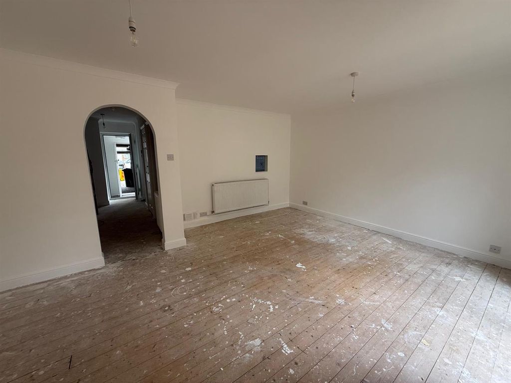 Property photo 3 of 13 764068Bf-71Ec-468c-Ba7d-9c87687B4Fd5.Jpg