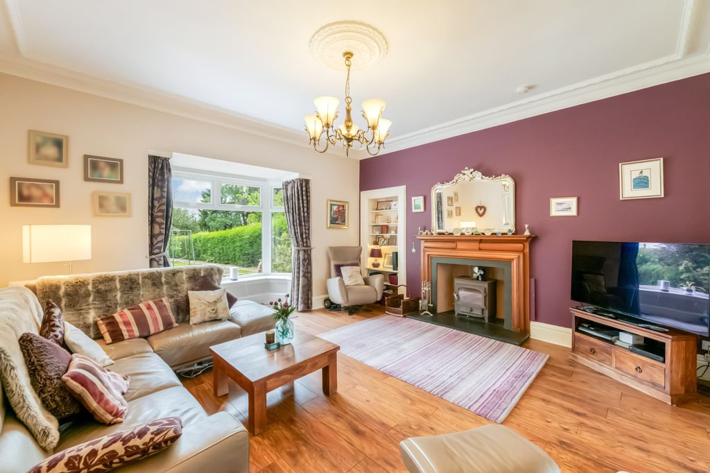 Property photo 2 of 31