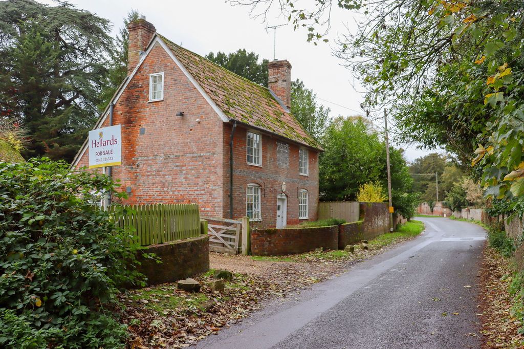 Property photo 2 of 21