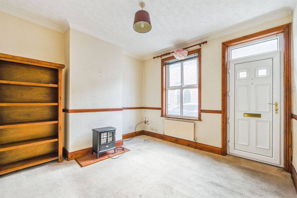 Property photo 2 of 17