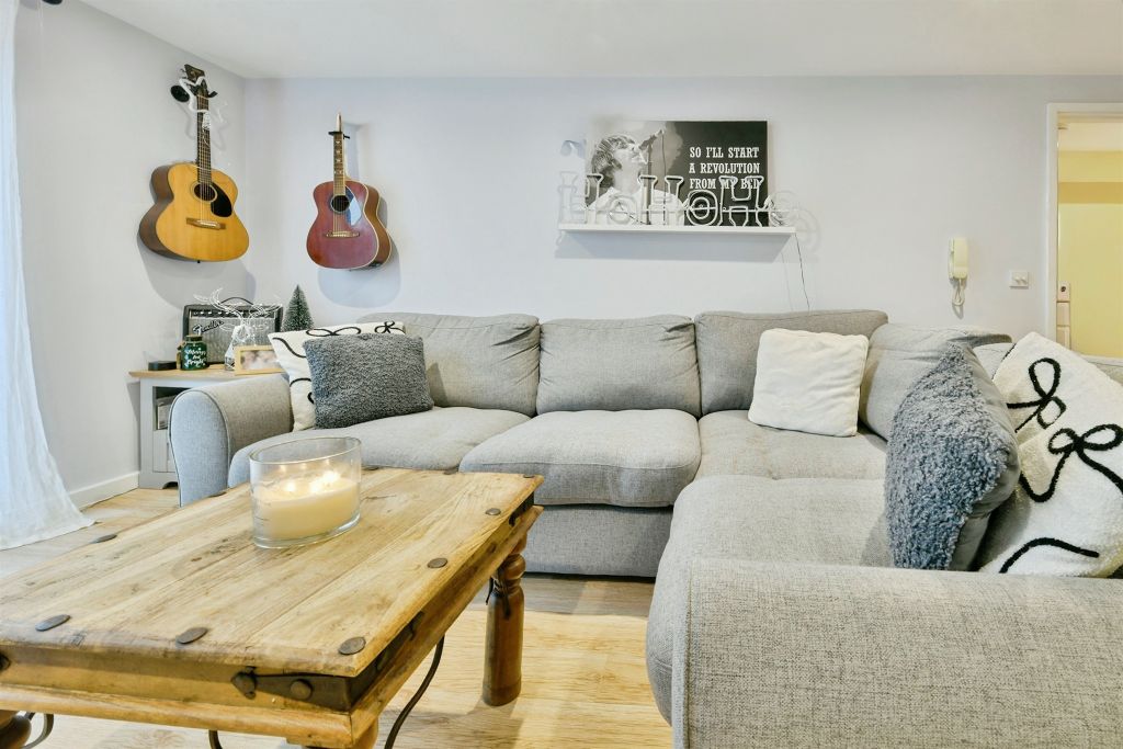 Property photo 3 of 16