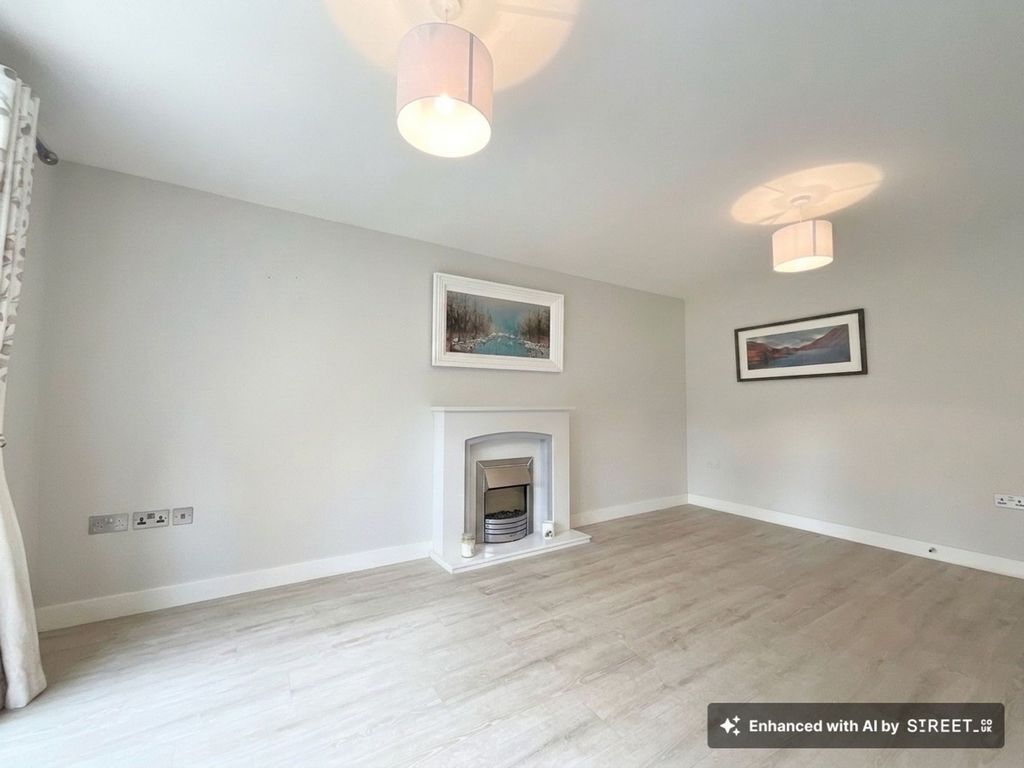 Property photo 3 of 25