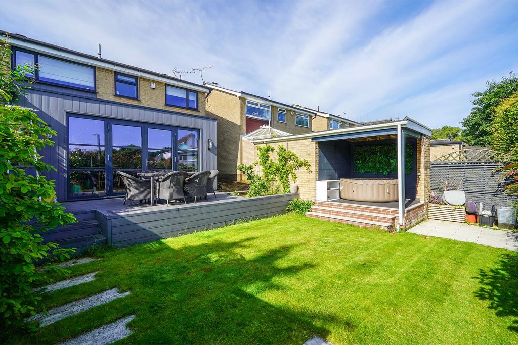 Property photo 1 of 25